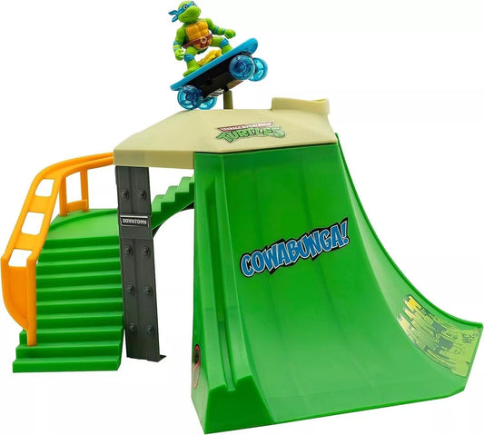 Funrise Teenage Mutant Ninja Turtles Mini Madness Skate Park Playset w/ 3" Leo