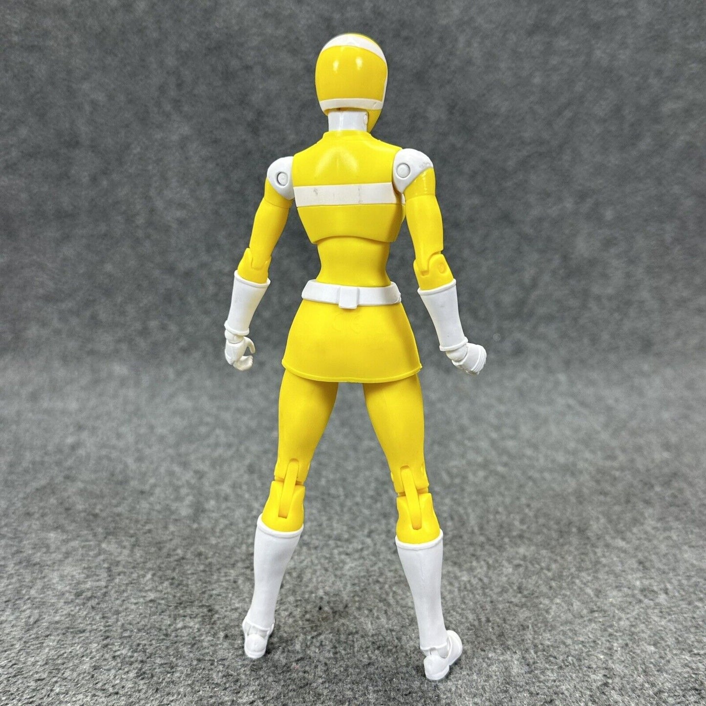 Power Rangers Space Yellow Ranger Legacy 6.5" Action Figure MMPR Morphin