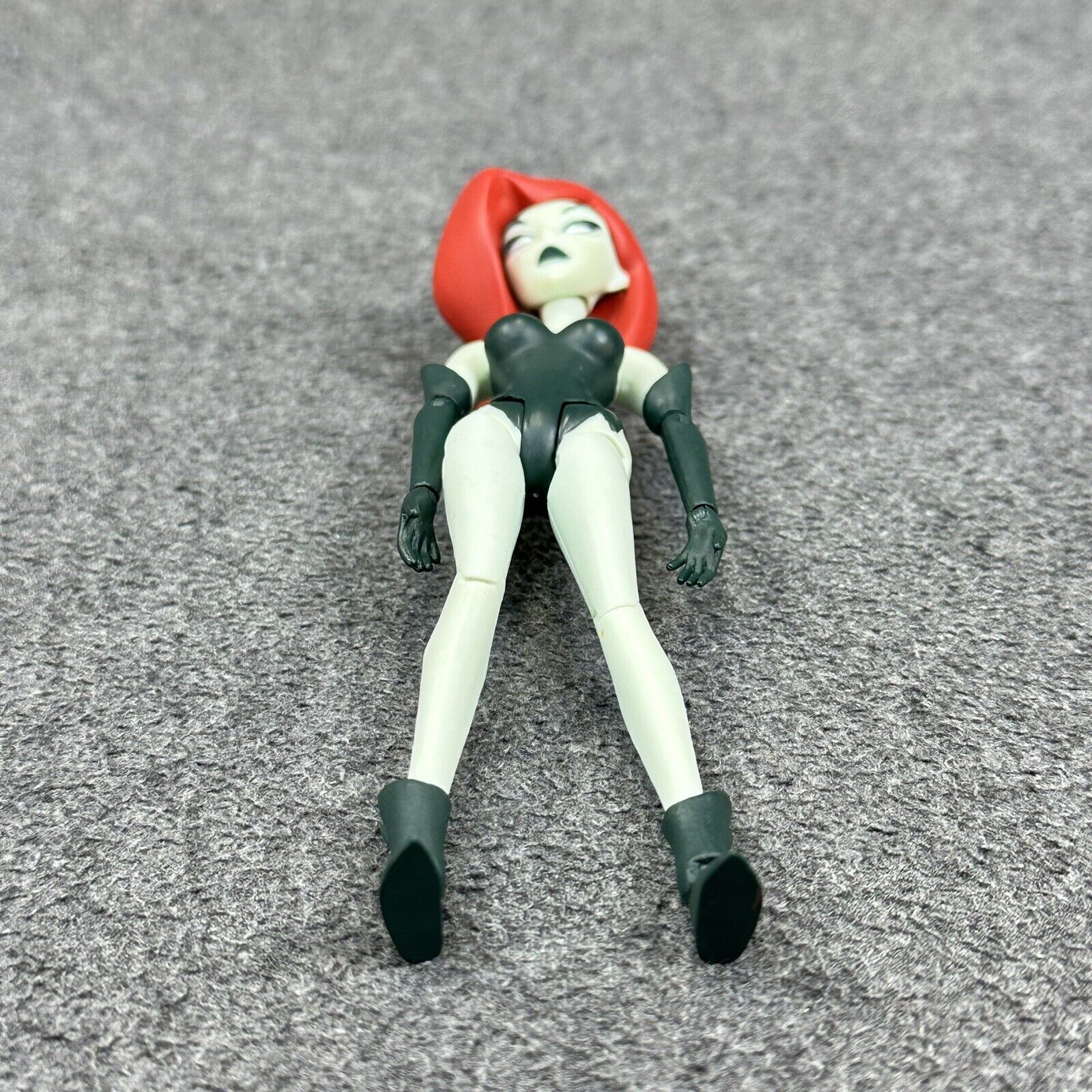 DC Collectibles Batman: The Animated Series #8 Poison Ivy 5.5" Action Figure