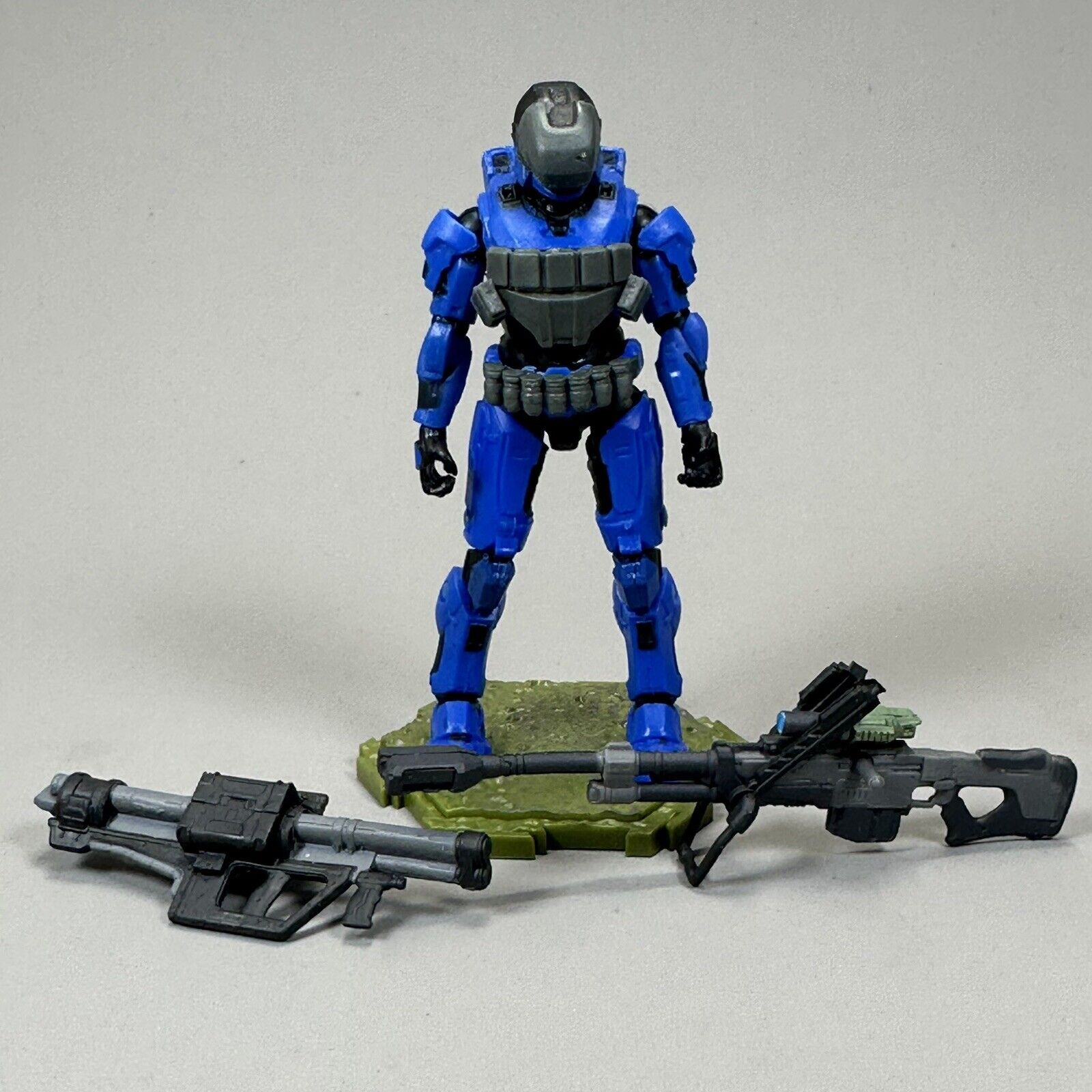 World of Halo Blue Spartan Gungir 4.5" Action Figure from UNSC Checkpoint