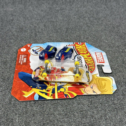 Hot Wheels Skate Captain Marvel Fingerboard & Shoes Mattel 2022 - Brand New