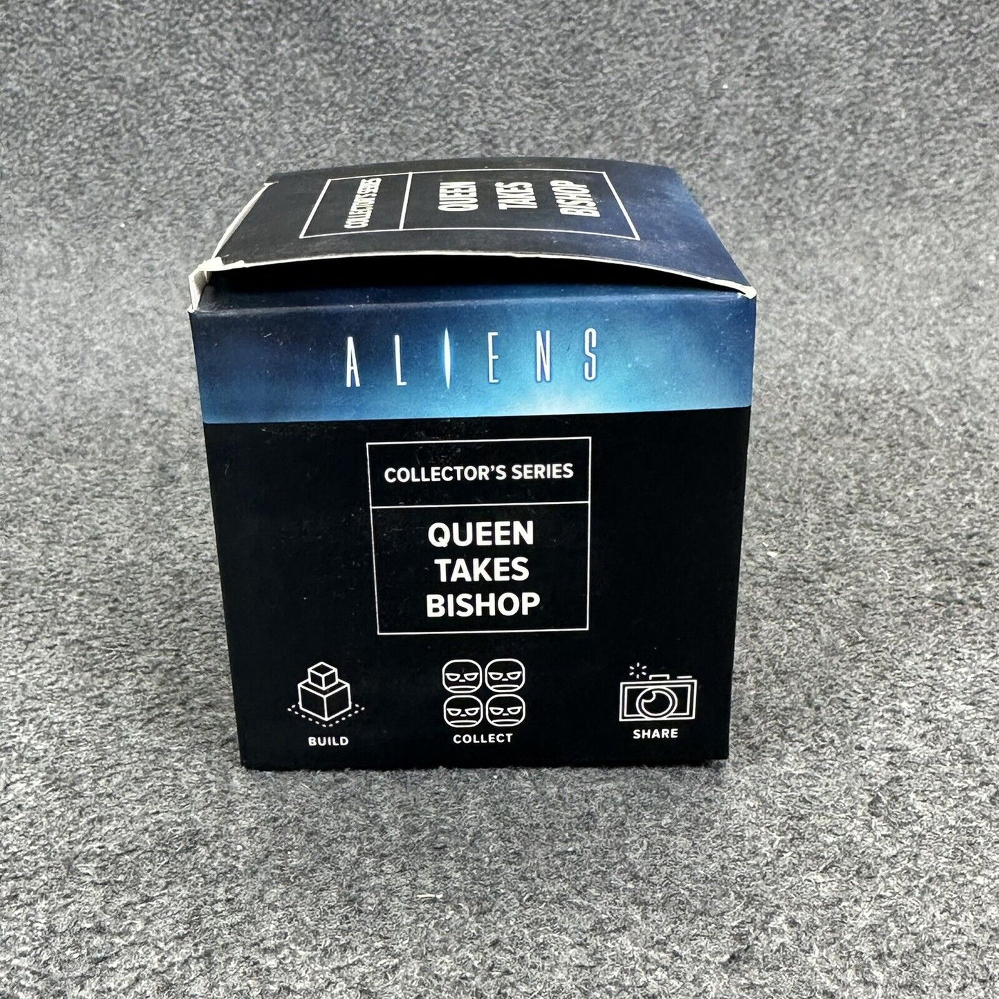 Loot Crate Exclusive Phat Mojo Aliens Queen Takes Bishop Miniature Figure Sealed