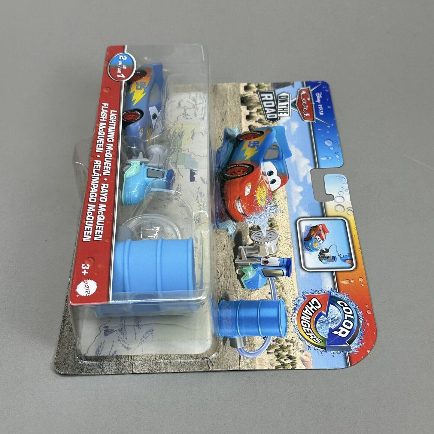 Mattel Disney Pixar Cars Color Change Lightning McQueen w/ Accessories - New