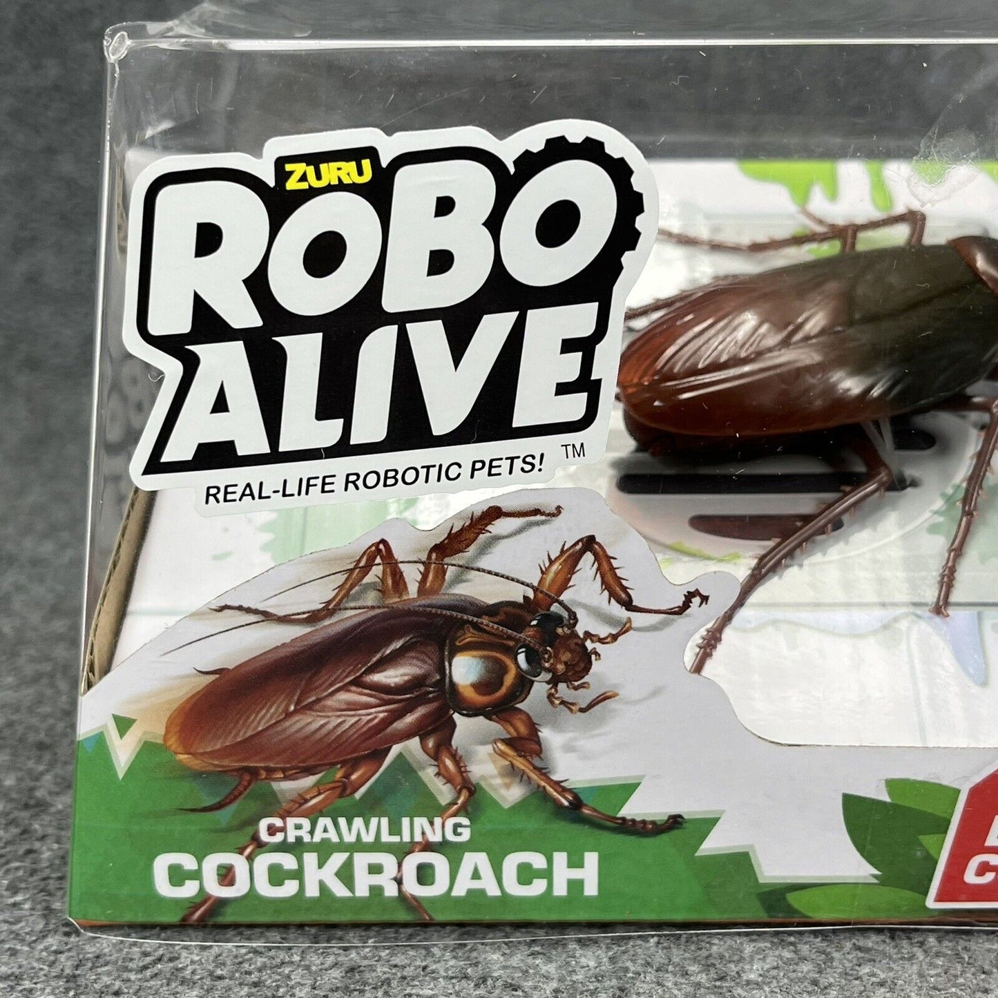 Zuru Robo Alive Crawling Cockroach Crawls Like a Real Cockroach! Glows in Dark