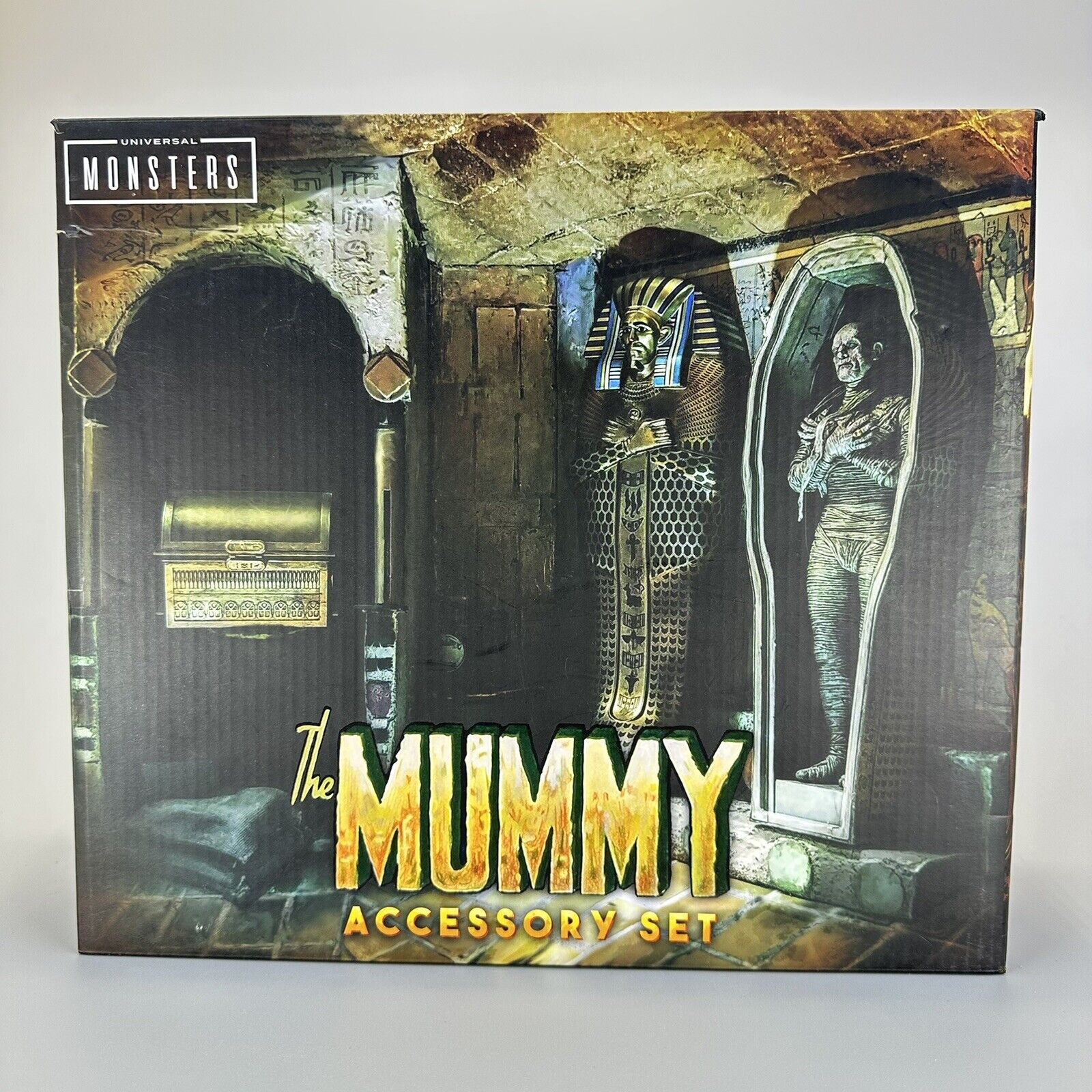 NECA Universal Monsters The Mummy 7" Action Figure w/ Casket Bundle Diorama Set