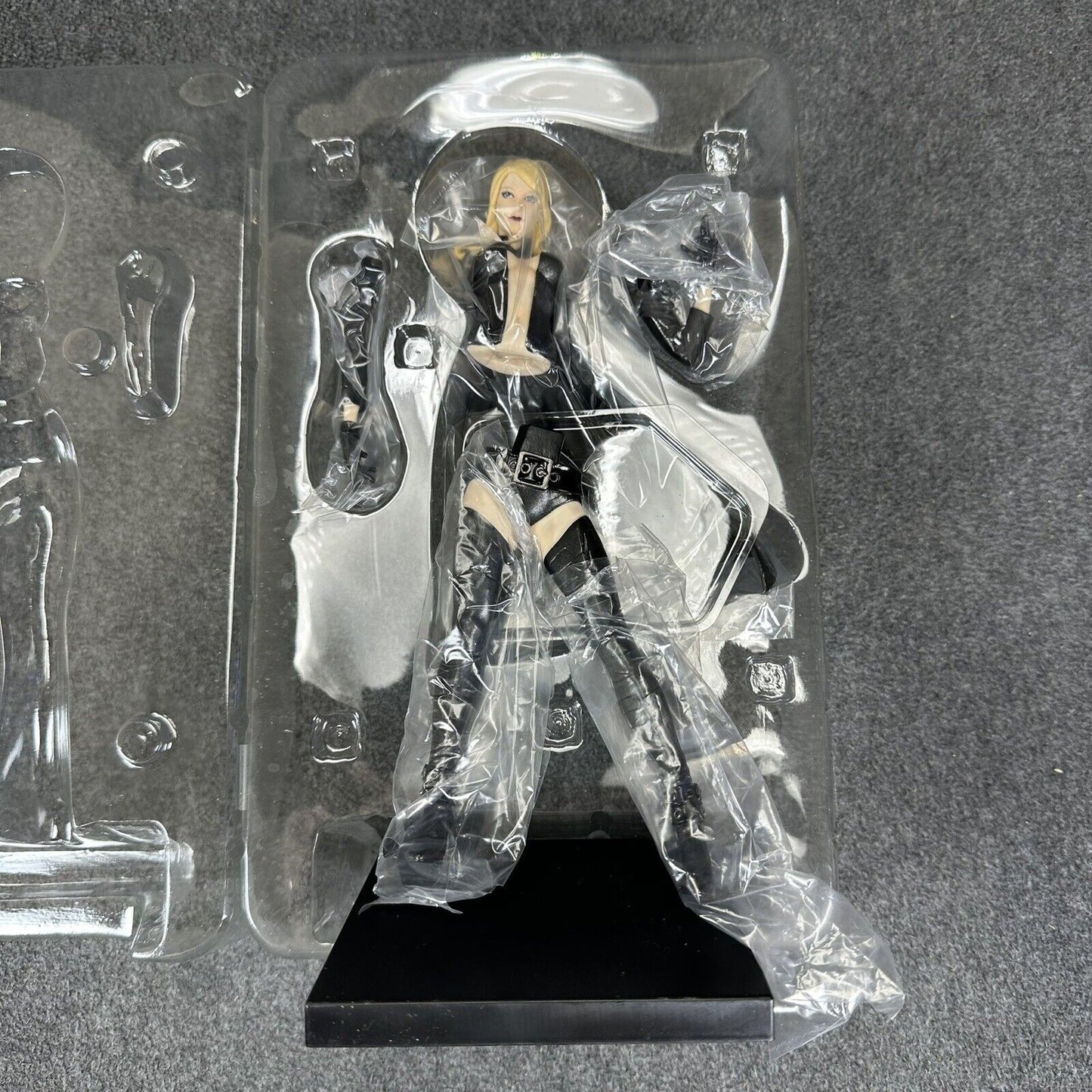 Kotobukiya ARTFX+ Marvel Now Emma Frost Statue Black Suit 1/10 Statue - No Box