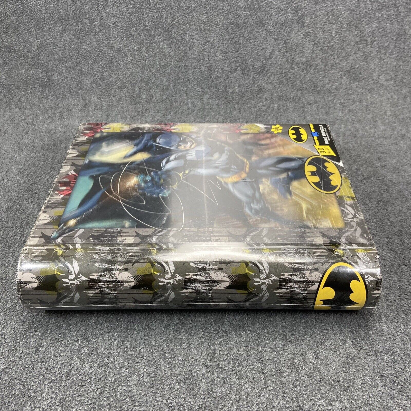 Batman 3D Puzzle DC Comics  300 Pcs Factory Sealed Book Shaped Tin Box - New