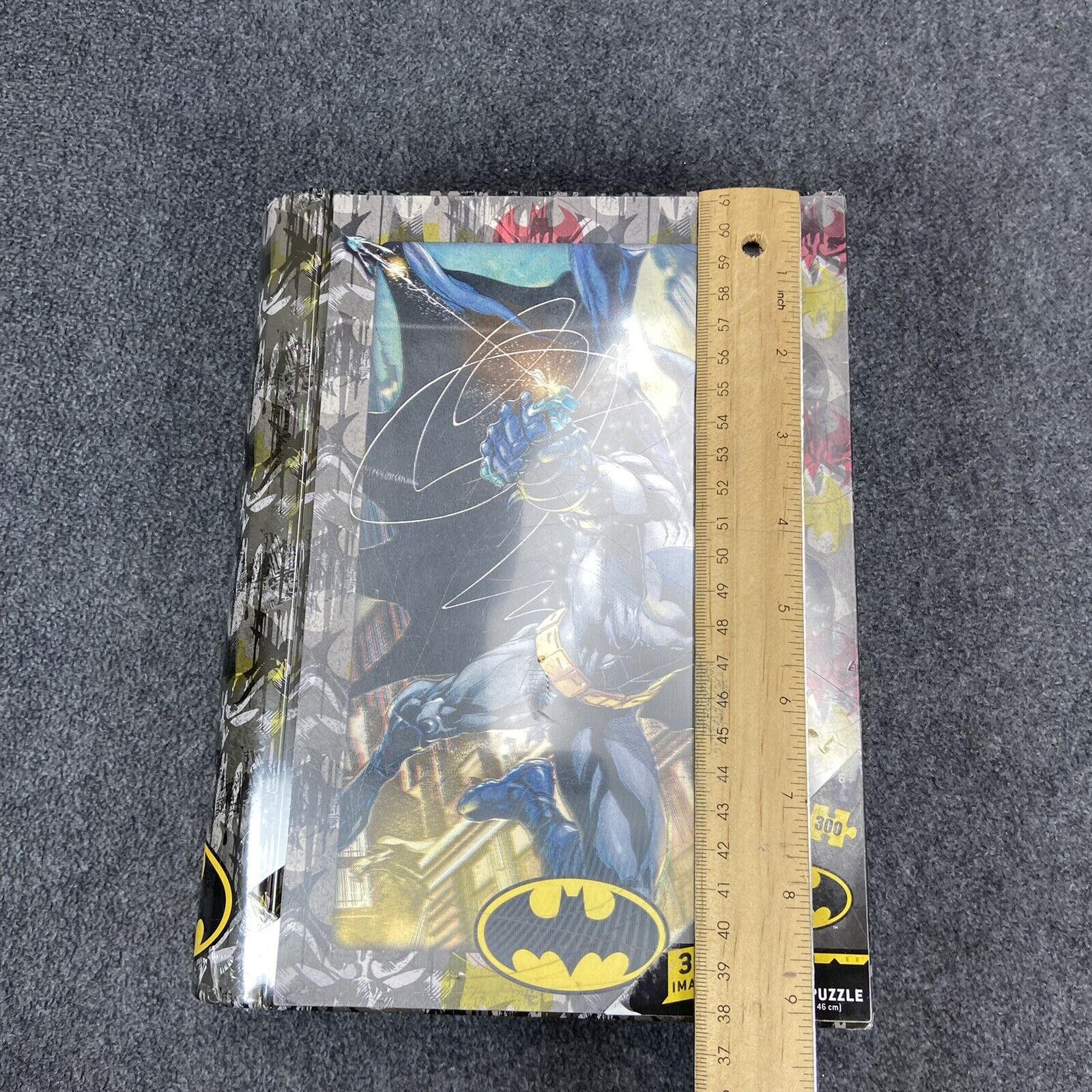 Batman 3D Puzzle DC Comics  300 Pcs Factory Sealed Book Shaped Tin Box - New