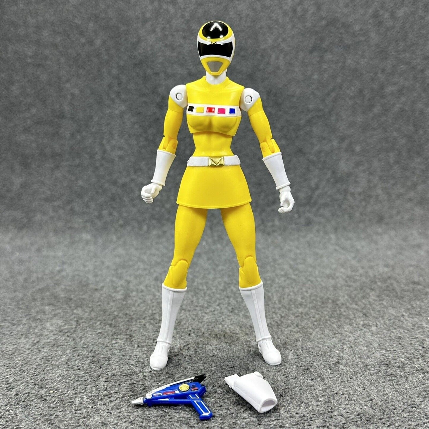 Power Rangers Space Yellow Ranger Legacy 6.5" Action Figure MMPR Morphin