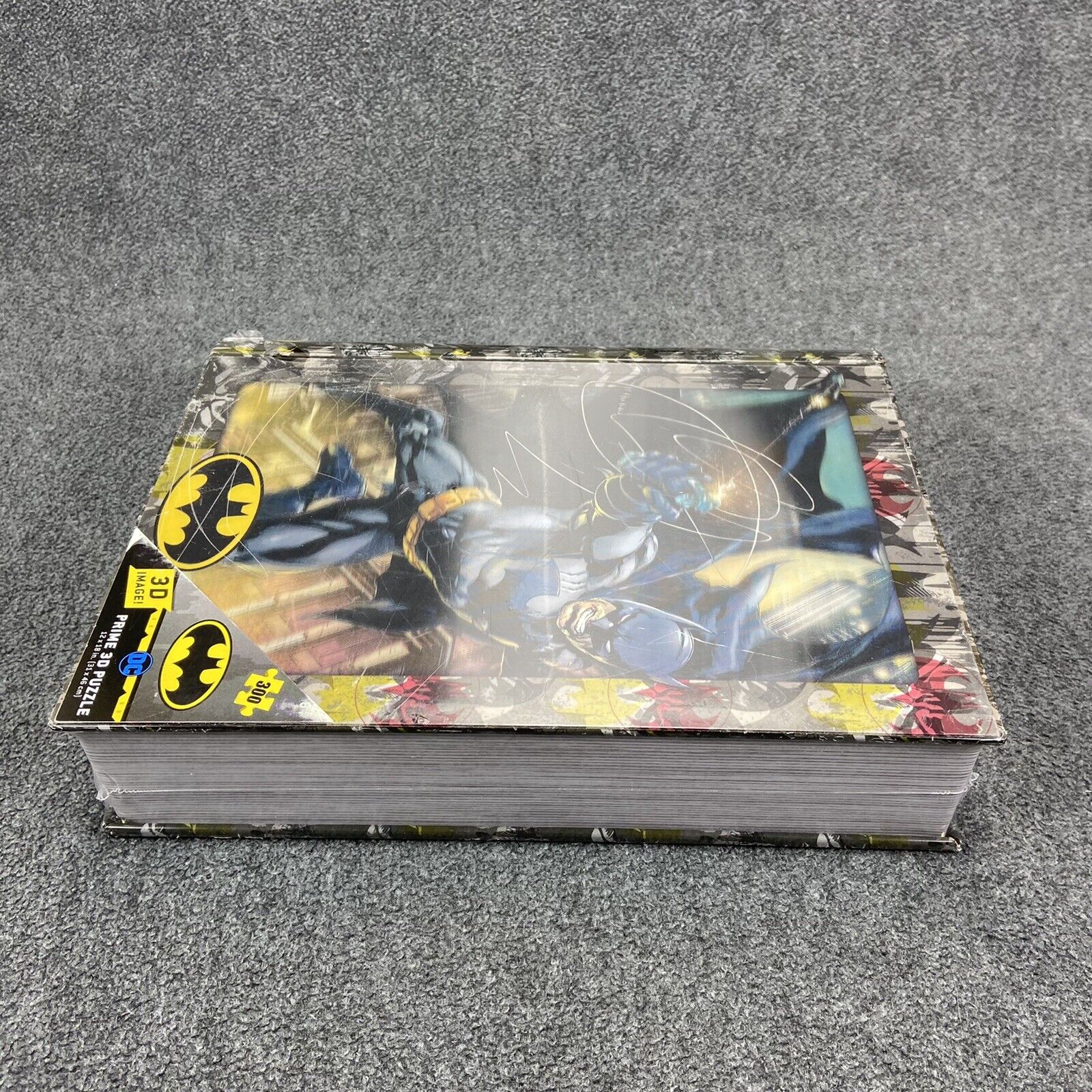 Batman 3D Puzzle DC Comics  300 Pcs Factory Sealed Book Shaped Tin Box - New