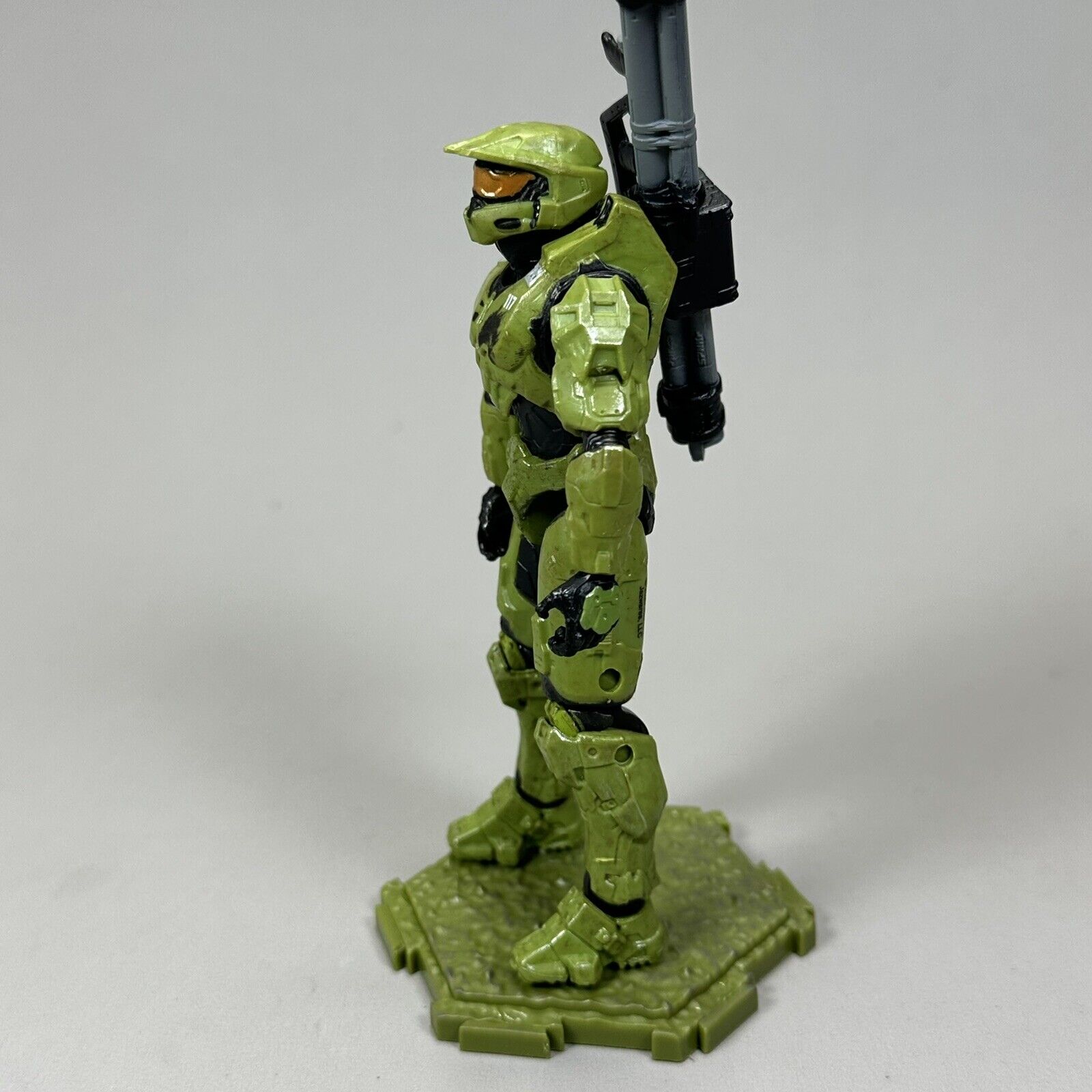 World of Halo Master Chief 4.5" Action Figure w/ SPNKr Rocket Launcher and Base