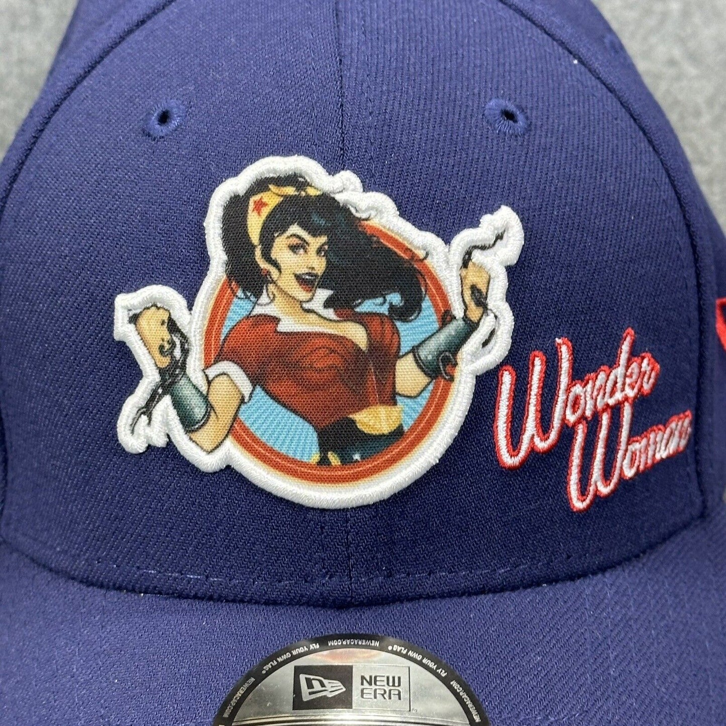 DC Comics DC Bombshells Wonder Woman New Era 39Thirty Med-Large Blue Fitted Hat