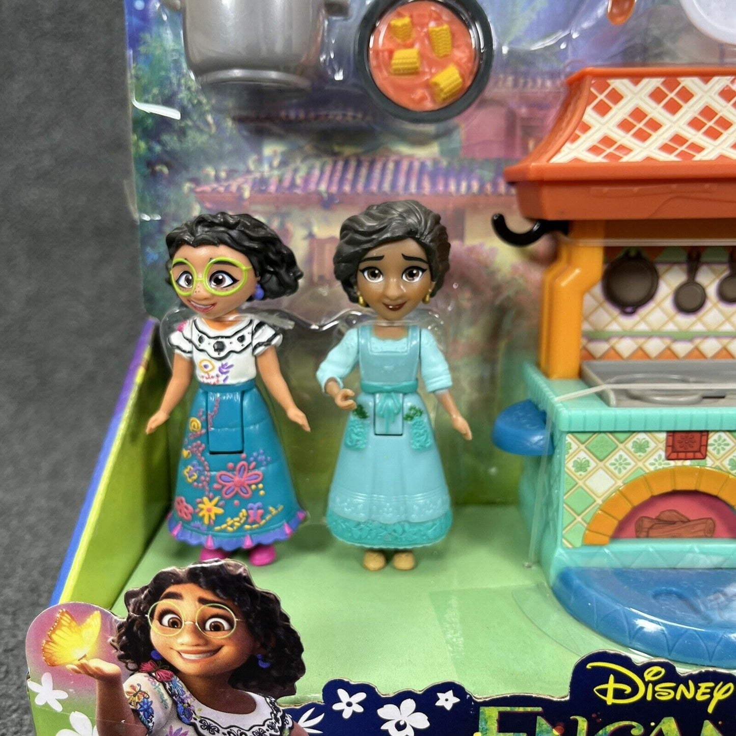 Disney Encanto 3" Scale Mirabel & Julieta Step & Stir Small Doll Kitchen Playset