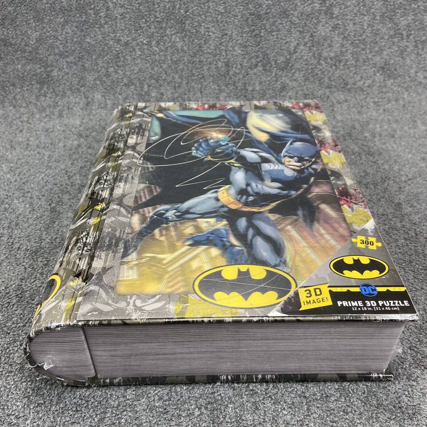 Batman 3D Puzzle DC Comics  300 Pcs Factory Sealed Book Shaped Tin Box - New