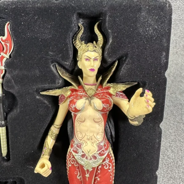 Two Worlds 2 Royal Edition Collectors Edition Statue, PC Game & Extras - Image 8